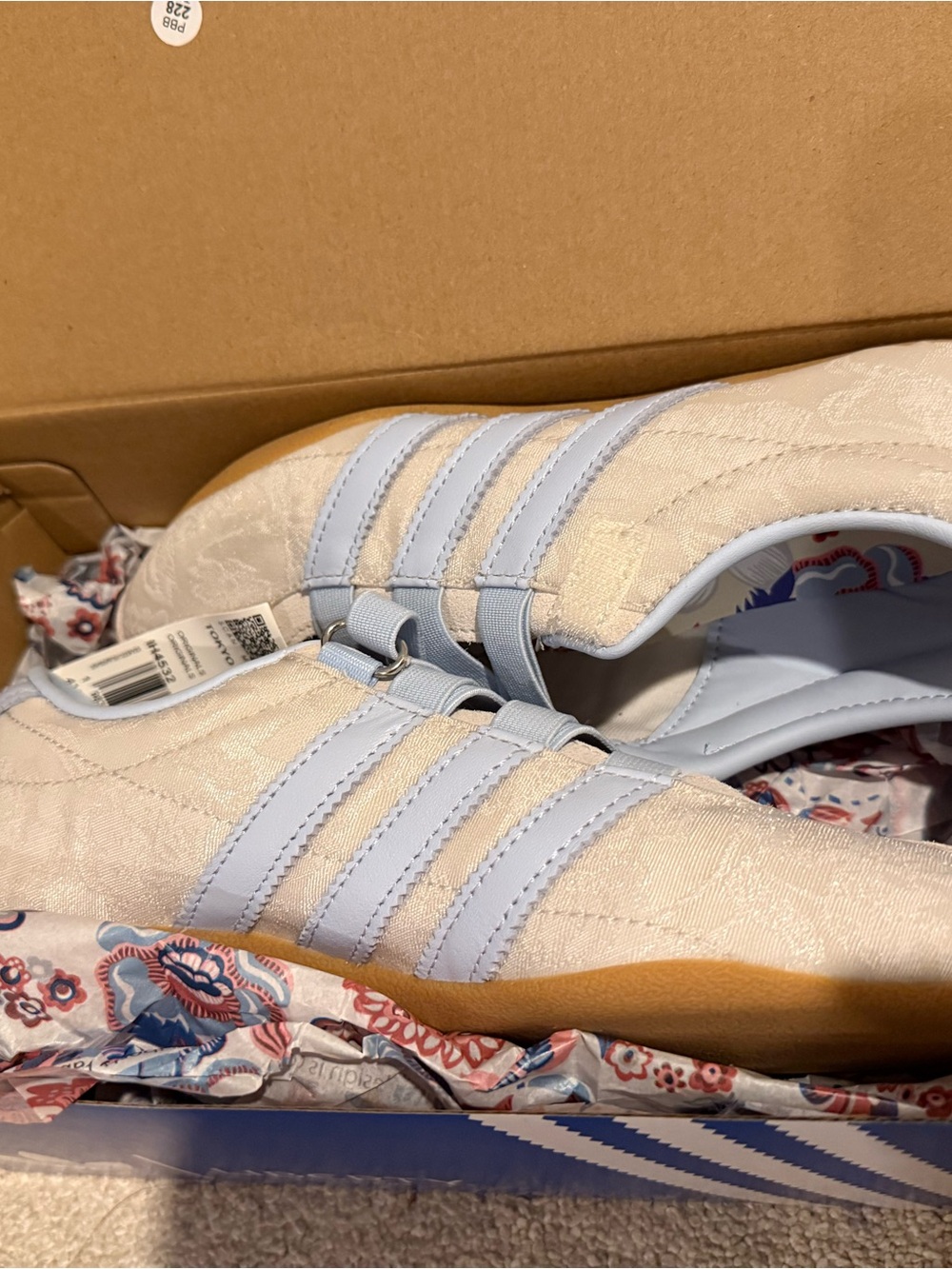Adidas Tokyo MJ Liberty London Shoes, Women size 6 - Picture 4 of 5